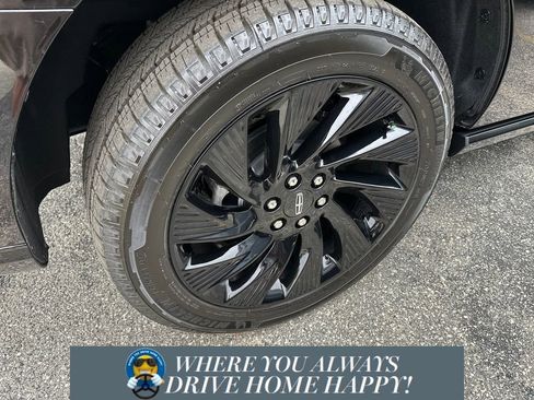 New 2025 Lincoln Navigator Reserve w/ Jet Appearance Package image 27