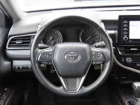 Used 2023 Toyota Camry SE image 17