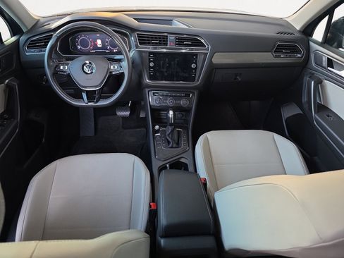 Used 2021 Volkswagen Tiguan SEL image 2