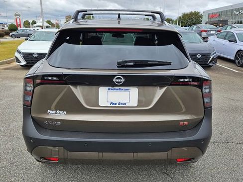 New 2026 Nissan Kicks SR FWD image 10