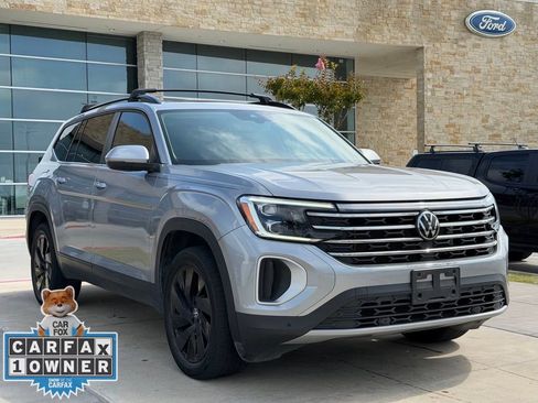 Used 2024 Volkswagen Atlas SE w/ Panoramic Sunroof Package FWD image 19