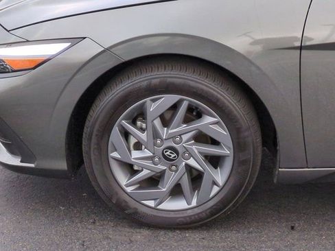 Used 2024 Hyundai Elantra SEL image 7