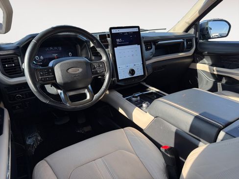 Certified 2023 Ford Expedition Max Platinum image 15