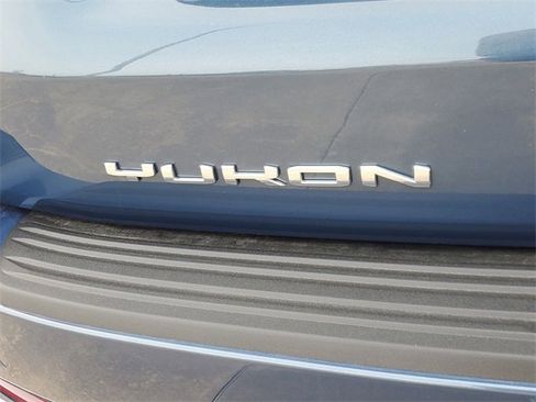 New 2026 GMC Yukon Elevation image 5