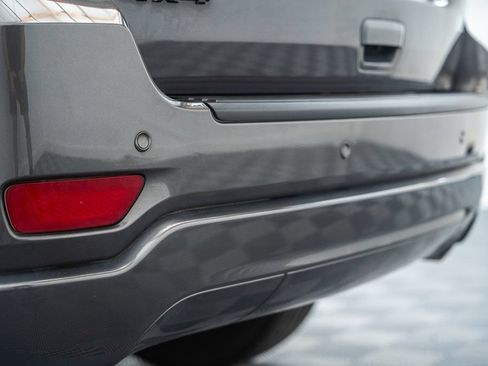 Used 2021 Jeep Grand Cherokee Laredo X AWD/4WD image 9