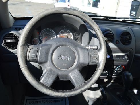 Used 2006 Jeep Liberty Sport image 32