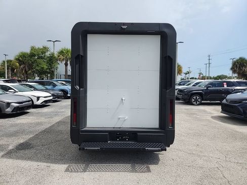 Used 2024 Chevrolet Brightdrop 400 w/ Commercial Equipment Package AWD/4WD image 3