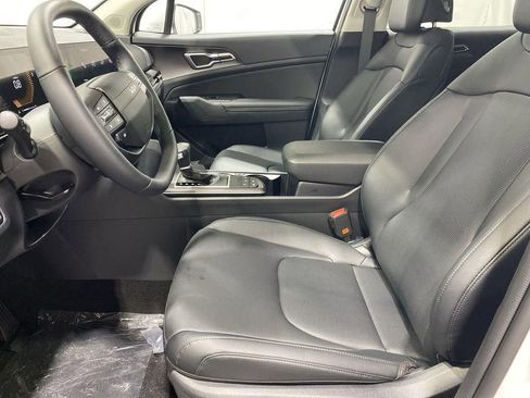 New 2026 Kia Sportage EX FWD image 13