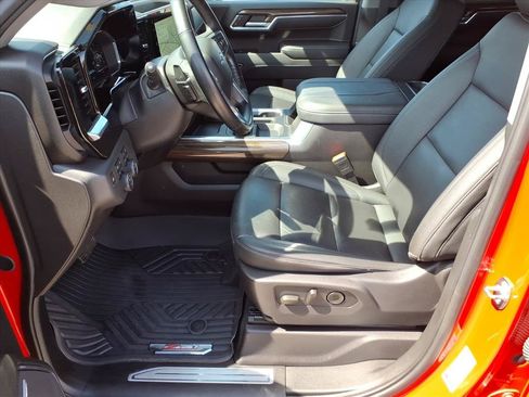 Used 2024 Chevrolet Silverado 1500 LT Trail Boss w/ Convenience Package II AWD/4WD image 12
