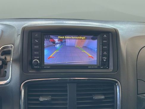 Used 2018 Dodge Grand Caravan SE FWD image 11