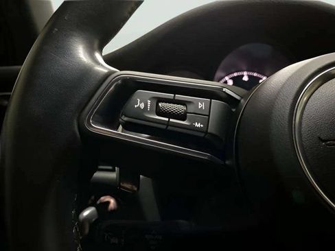 Used 2023 Porsche Macan AWD/4WD image 57