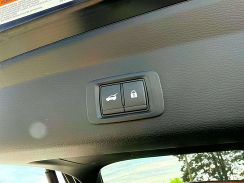 Used 2025 Mitsubishi Outlander SE FWD image 12