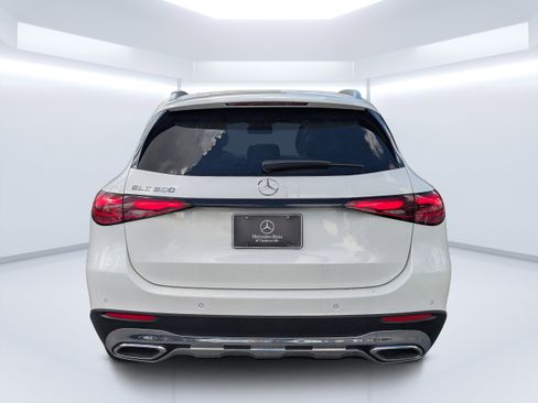 Certified 2025 Mercedes-Benz GLC 300 image 7