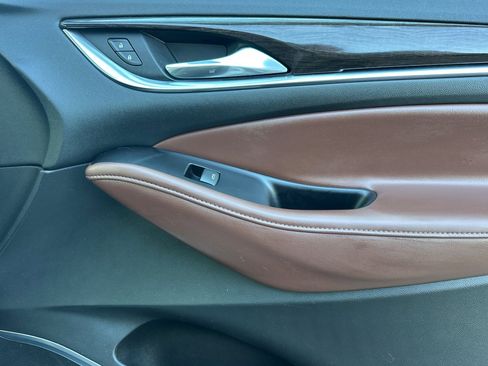 Used 2018 Buick Enclave Avenir w/ Avenir Technology Package image 23