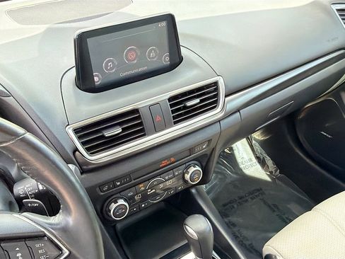 Used 2018 MAZDA MAZDA3 Grand Touring w/ Premium Equipment Package image 26