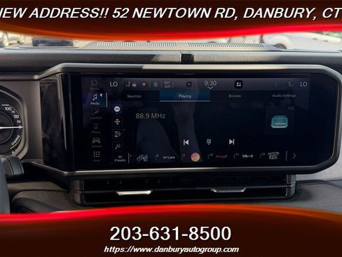 Used 2024 Jeep Wrangler Unlimited w/ Convenience Group AWD/4WD image 20