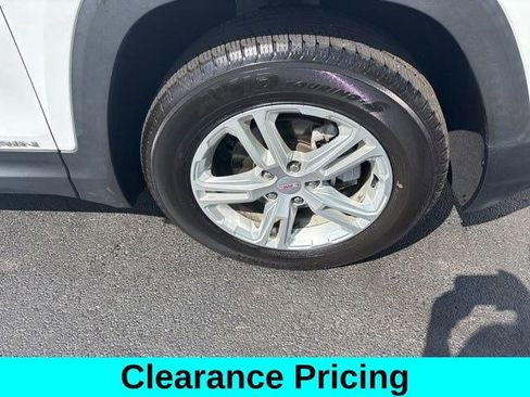 Used 2023 GMC Terrain SLE w/ Driver Convenience Package image 43