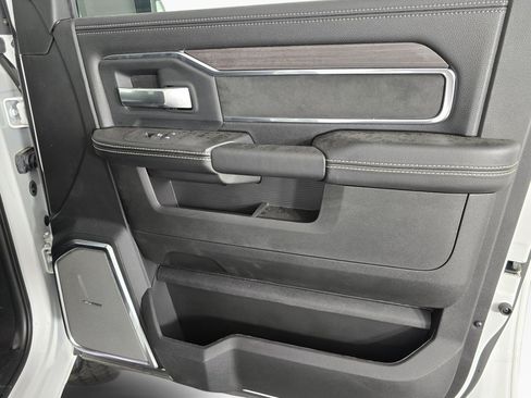 New 2026 RAM 2500 Laramie AWD/4WD image 42
