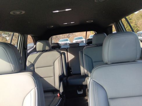 Used 2025 Buick Enclave Preferred image 21