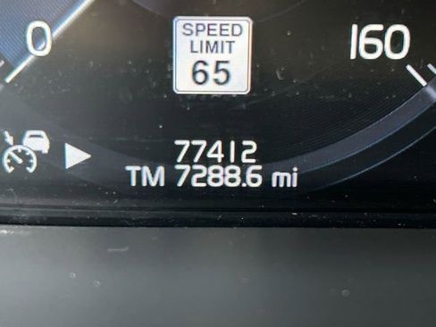 Used 2019 Volvo XC90 T6 Momentum w/ Advanced Package image 12