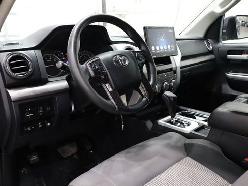 Used 2017 Toyota Tundra SR5 w/ SR5 Upgrade Package AWD/4WD image 24