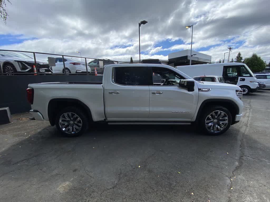 Used 2024 GMC Sierra 1500 Denali AWD/4WD image 7