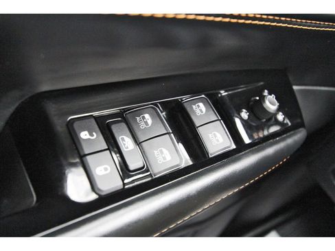 Used 2024 Jeep Grand Wagoneer L Series III AWD/4WD image 19