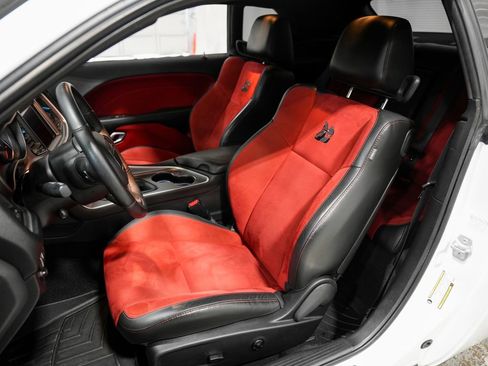Used 2019 Dodge Challenger R/T Scat Pack w/ Dynamics Package RWD image 10
