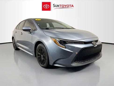 Used 2021 Toyota Corolla LE image 1