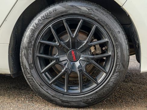 Used 2017 Toyota Prius Prime Premium image 14