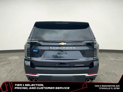 Used 2025 Chevrolet Suburban Premier RWD image 8