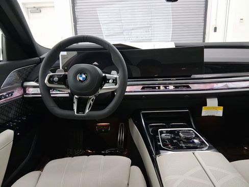 New 2026 BMW 740i 740i w/ Premium Package image 4
