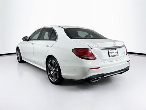 Used 2017 Mercedes-Benz E 300 4MATIC image 8