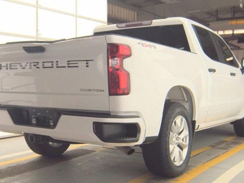 Used 2023 Chevrolet Silverado 1500 Custom AWD/4WD image 3