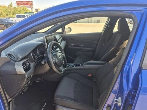 Used 2019 Toyota C-HR XLE FWD image 12