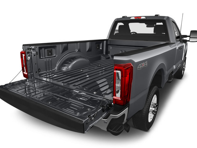 Used 2023 Ford F350 XLT w/ FX4 Off-Road Package AWD/4WD image 7