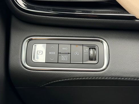 Used 2025 Buick Enclave Preferred image 12