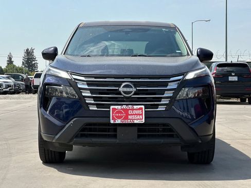 Used 2025 Nissan Rogue SV FWD image 11