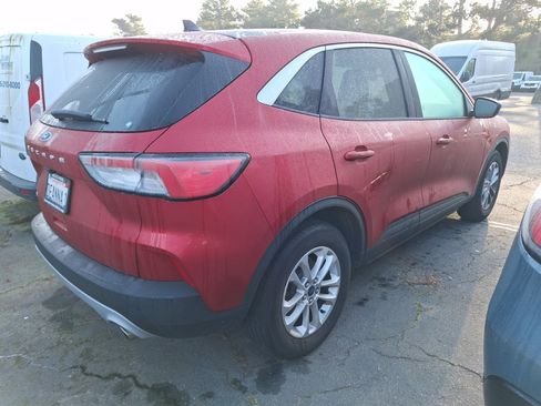 Used 2022 Ford Escape SE image 5