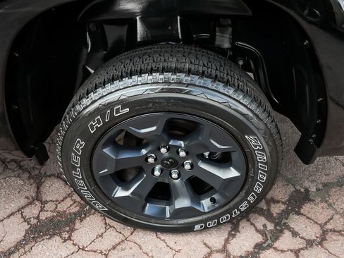 Used 2025 RAM 1500 Big Horn AWD/4WD image 9