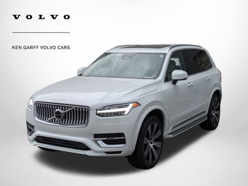 Used 2023 Volvo XC90 T8 Plus w/ Protection Package Premier image 8