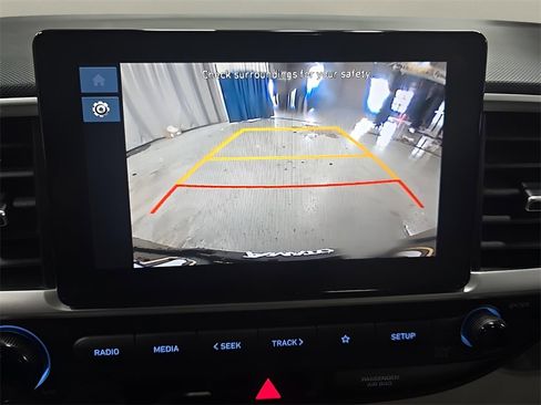 Used 2024 Hyundai Venue SEL image 25