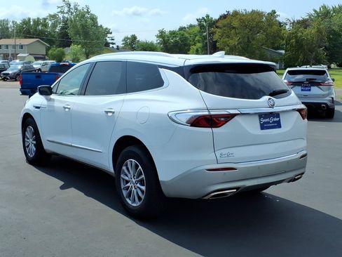 Used 2023 Buick Enclave Essence AWD/4WD image 3