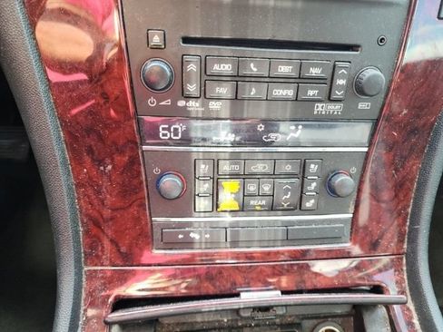 Used 2011 Cadillac Escalade Luxury AWD/4WD image 44