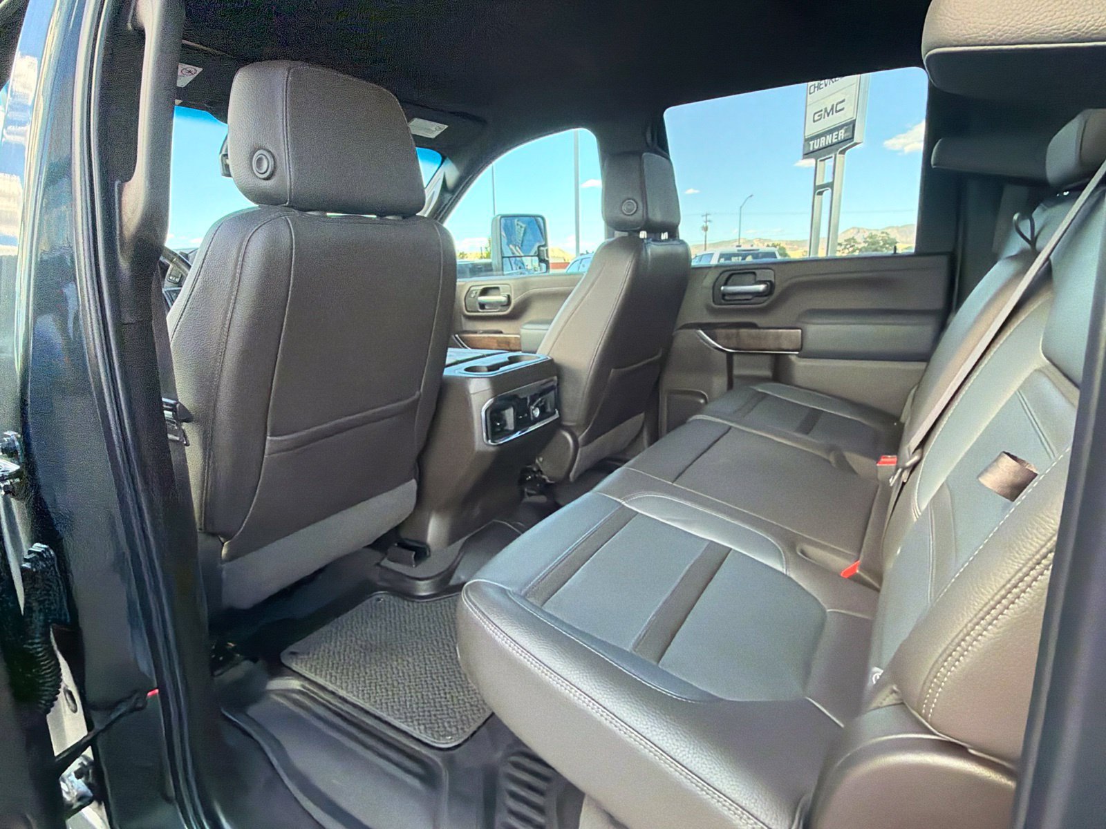 Used 2022 GMC Sierra 3500 Denali AWD/4WD image 22