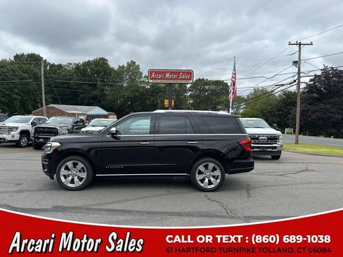 Used 2023 Ford Expedition Platinum image 2