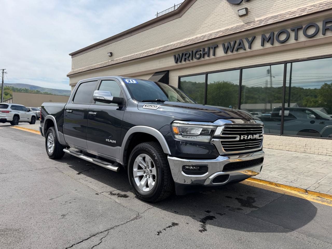 Used 2021 RAM 1500 Laramie AWD/4WD image 1