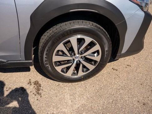 Used 2024 Subaru Outback Premium AWD/4WD image 9
