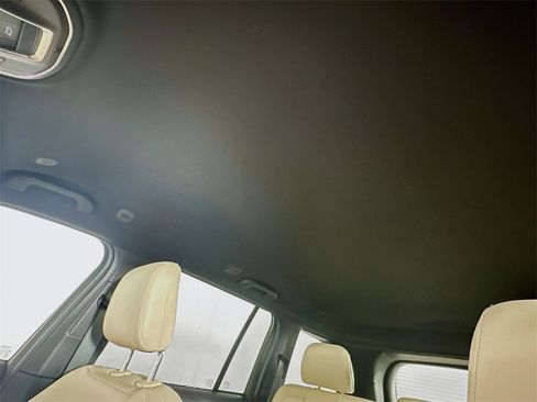 New 2025 Jeep Grand Cherokee Limited w/ Black Appearance Package image 14