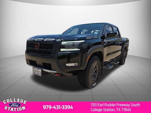 Used 2025 Nissan Frontier PRO-4X AWD/4WD image 2